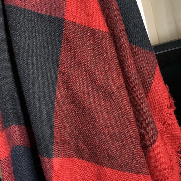Red and black plaid, cover-up/shawl,/scarf. - Picture 2 of 3